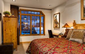 Primary Room with Mountain and City View