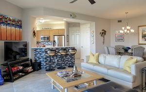 Rare 3 bed, 3 bath condo walkable to the Best Beach in Naples! - Naples, Florida