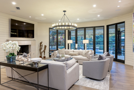 ARRIVE - Lake Austin Retreat