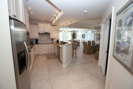 La Plage Beach Villa on Anna Maria Island - Holmes Beach, Florida