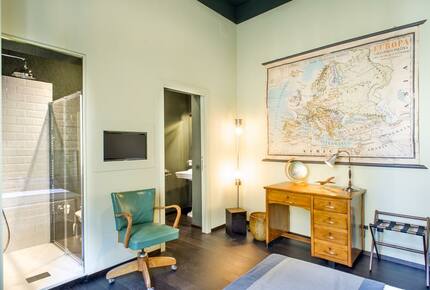 Arnobio Florence Suites (HS)