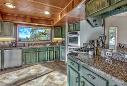 Heavenly Ski Lodge with Lake Tahoe Views