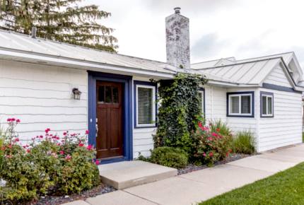 Lake Michigan Beachfront Cottage