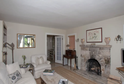 Storybook Cottage at Lover's Point