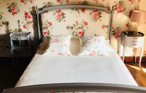 Château De Vézins (R) - Cholet, France