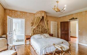 Château De Vézins (R) - Cholet, France