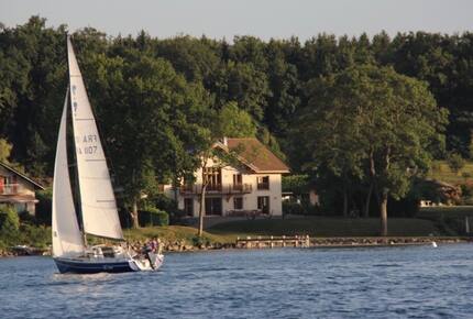 Lake Geneva frontlake House & Private Beach - Nernier, France