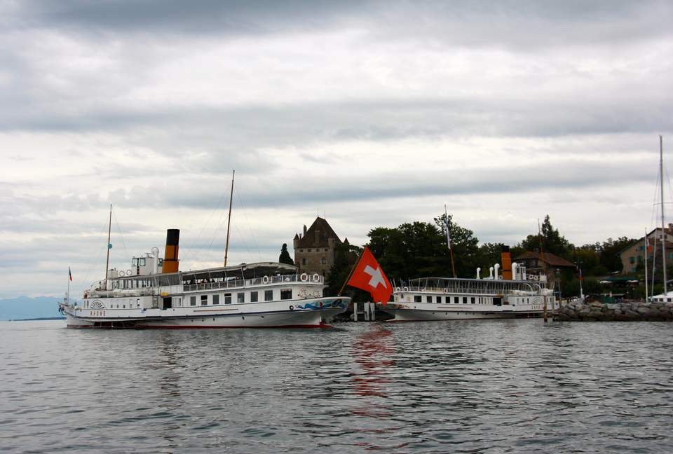 Lake Geneva frontlake House & Private Beach - Nernier, France
