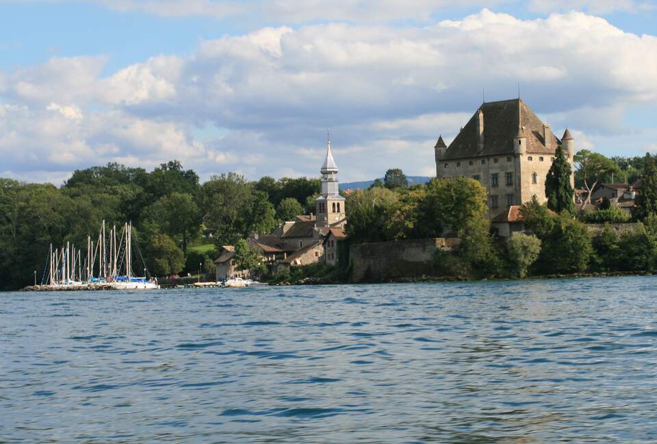 Lake Geneva frontlake House & Private Beach - Nernier, France