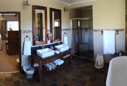 A One Bedroom Suite at Tigress Julie Lodge
