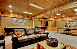 Timber Moose: America's Biggest Log Cabin - Heber City, Utah