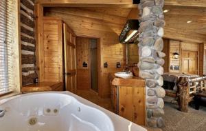 Timber Moose: America's Biggest Log Cabin - Heber City, Utah