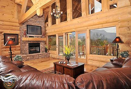 Dreaming Bears - Gatlinburg, Tennessee