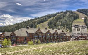 Big Sky Mountain Village Residence - Ski-In/Ski-Out - Big Sky, Montana