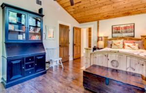 Bedroom 3 "Stargazer" - Queen bed