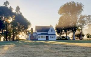 Hololio House - Historic Homestead at Clevedon Polo Club - Auckland, New Zealand