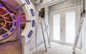 The White House Of Reunion - Reunion, Florida