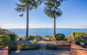 Breathtaking Ocean View Castle Like Home - Edmonds, Washington