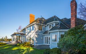 Breathtaking Ocean View Castle Like Home - Edmonds, Washington
