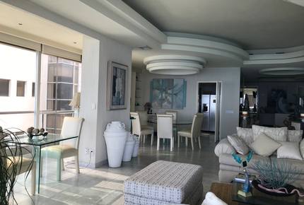 Magnificent Acapulco Beachfront Penthouse with Amazing View