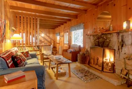 Cozy Tahoe Vista Cabin