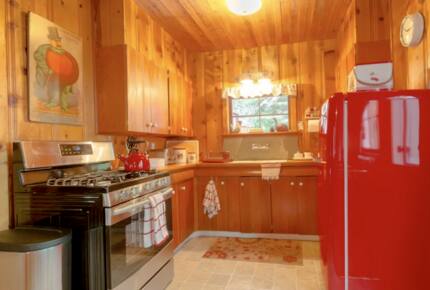 Cozy Tahoe Vista Cabin