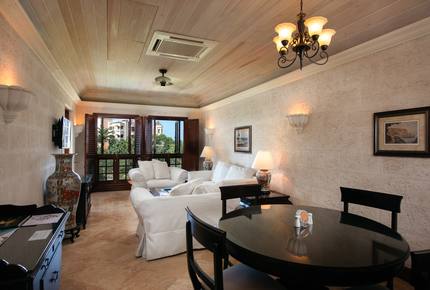 The Crane - One Bedroom Deluxe Penthouse Roof Top Pool Park