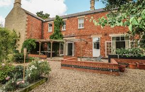 The Coach House - Burton Le Coggles, United Kingdom