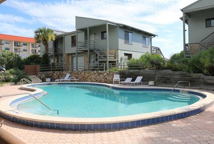 New Smyrna Beachfront Getaway - New Smyrna Beach, Florida