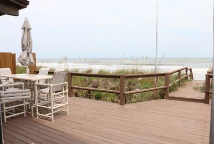 New Smyrna Beachfront Getaway - New Smyrna Beach, Florida