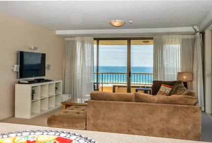 Fabulous Main Beach House