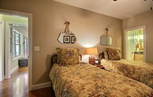 Hiawassee Lakefront Home - Hiawassee, Georgia