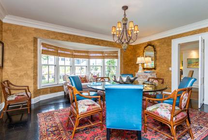 Parrot Hall in the Exclusive Las Olas Isles