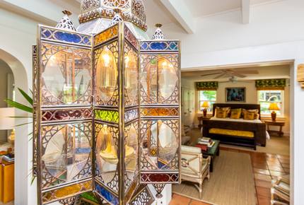 Parrot Hall in the Exclusive Las Olas Isles