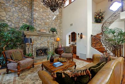 Luxury Tuscan La Jolla Townhouse