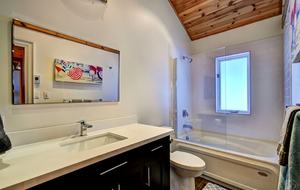 Lake of Bays Cottage - Baysville, Canada