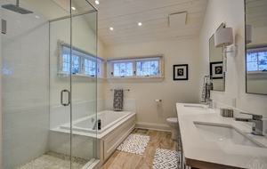 Lake of Bays Cottage - Baysville, Canada