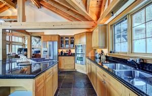 Lake of Bays Cottage - Baysville, Canada