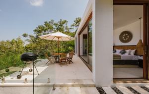 Selong Selo Elevated Villa - Selong Belanak, Indonesia