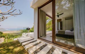 Selong Selo Elevated Villa - Selong Belanak, Indonesia