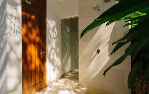 Selong Selo Elevated Villa - Selong Belanak, Indonesia