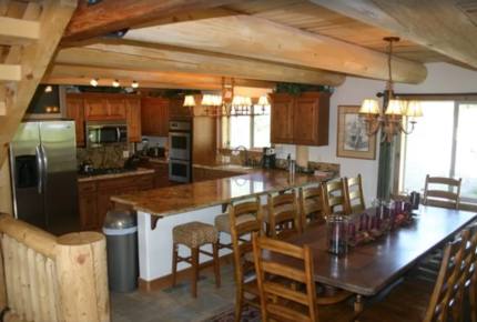 Luxury Log Mountain Home - Close to Wolf Creek!