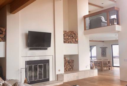 Mammoth Lakes Modern Luxury Home - Steps from the main chair lift!