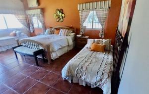 El Valle de Anton Home and Guest House - Rainforest, Beaches, Golf, and Hiking nearby! - El Valle de Anton, Panama