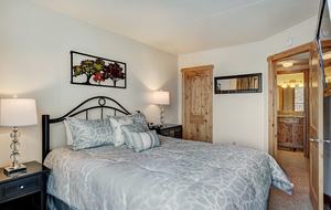 Trails End 406 - Ski-In/Ski-Out - Breckenridge, Colorado