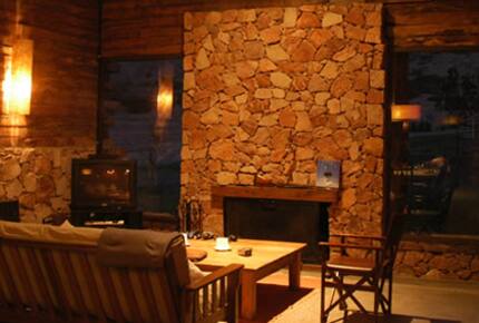 ARGENTINIAN MOUNTAIN REFUGE WITH 5 PRIVATE VINEYARDS