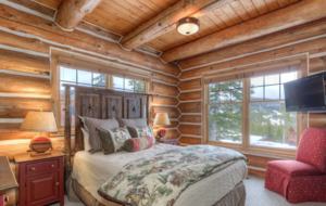 Mountainside Ski-in/Ski-out Luxury Cabin - Big Sky, Montana