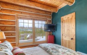 Mountainside Ski-in/Ski-out Luxury Cabin - Big Sky, Montana