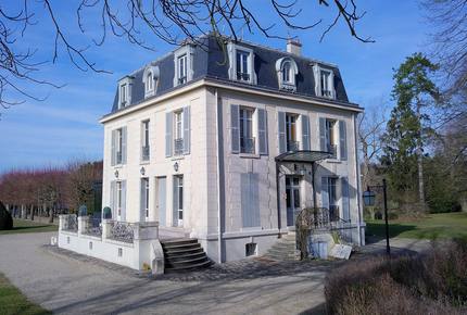 19c Mansion near Paris