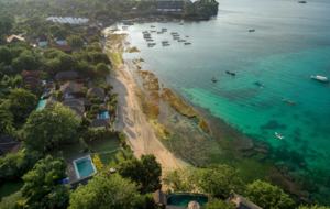Fully Staffed Oceanfront Beach Estate - Nusa Lembongan, Indonesia